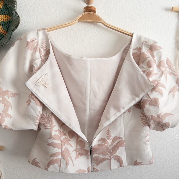 Ted Baker Floral Puff Sleeve Riverr Wide Neck Crop Size 5 Cream and Pink - Picture 6 of 9